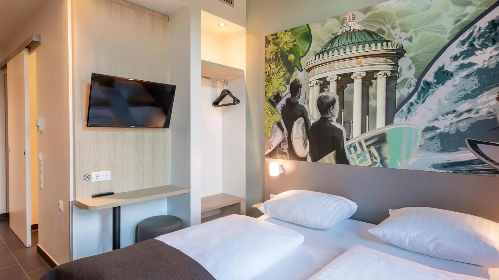 B&B Hotel München-Trudering 3*,
