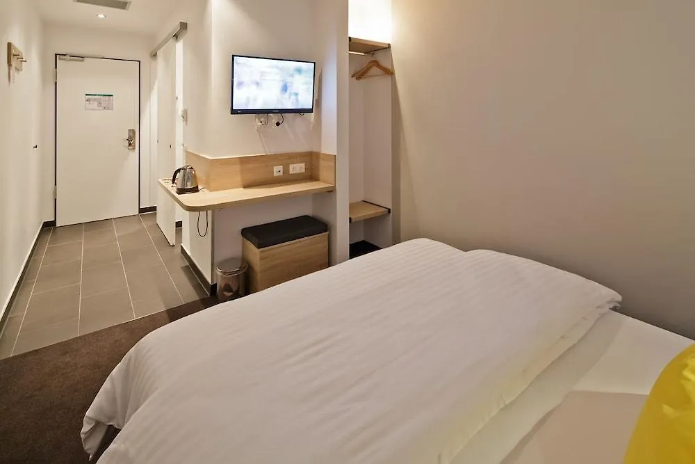 B&B Hotel Muenchen-Trudering 3*, Münih